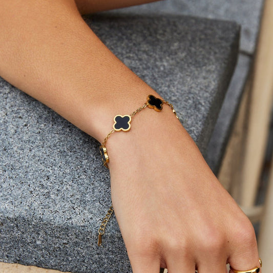 Black Clover Armbånd
